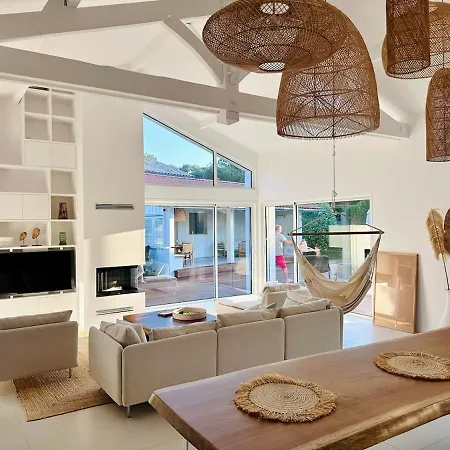 Salty Dreams - 6ch - Piscine - A Pied Villa